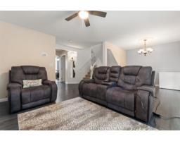 Living room - 10 46360 Valleyview Road Promontory, Chilliwack, BC V2R5L7 Photo 3