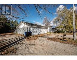 1008 Rainbow Valley Road, Springwater, ON L0L2K0 Photo 4