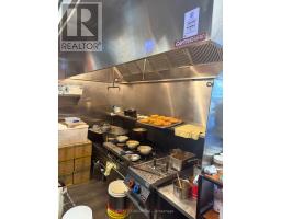 109 4750 Yonge Street, Image 3