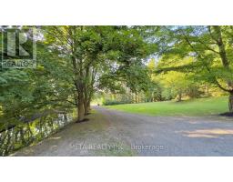 Bathroom - 5653 7th Line, New Tecumseth, ON L0G1A0 Photo 4