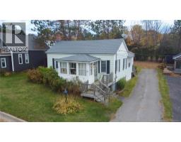 Sunroom - 10 Hillcrest Avenue, Chipman, NB E4A1X9 Photo 2