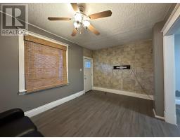 Kitchen - 731 Simpson St, Thunder Bay, ON P7C3K2 Photo 3