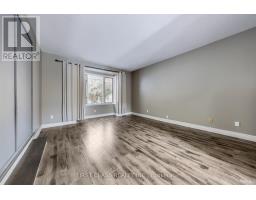 Kitchen - 8 Fernside Court, Toronto, ON M2N6A1 Photo 5