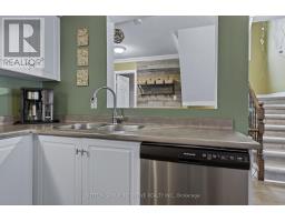 Living room - 56 Weymouth Road, Barrie, ON L4M6R7 Photo 3