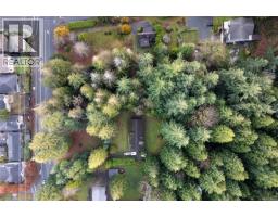 Entrance - 5621 Hammond Bay Rd, Nanaimo, BC V9T5N2 Photo 3