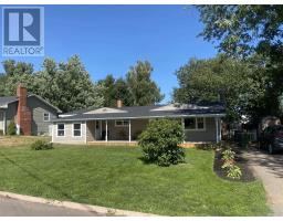 Living room - 82 Newland Crescent, Charlottetown, PE C1A4H7 Photo 2