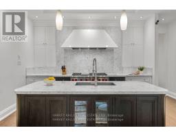 1717 B Bathurst Street, Image 2