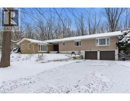 Bedroom - 563 6th Concession Road W, Millgrove, ON L8B1N2 Photo 2