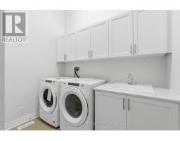 Great room - 15 Brabin Circle, Whitby, ON L1P0C1 Photo 4