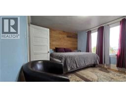 Bath (# pieces 1-6) - 13 George Street, Campbellton, NB E3N2Z6 Photo 4