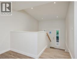 Bathroom - 10931 Inwood Rd, North Saanich, BC V8L5H9 Photo 3