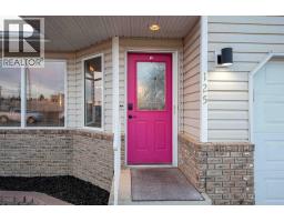 Kitchen - 125 3 Avenue Ne, Three Hills, AB T0M2A0 Photo 3