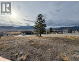 4250 Falcon Crest Drive, Merritt, BC V1K0B4 Photo 3