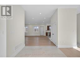 Living room - 138 Hineman Street, Kingston, ON K7L0G2 Photo 4