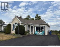 Foyer - 244 Marie Street, Beresford, NB E8K1P8 Photo 2