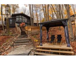 Primary Bedroom - 305 Salmon Lake Road, Seguin, ON P2A0B2 Photo 2