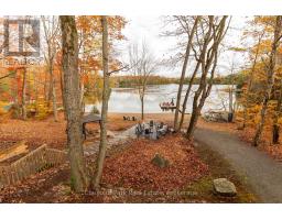 Bedroom - 305 Salmon Lake Road, Seguin, ON P2A0B2 Photo 3