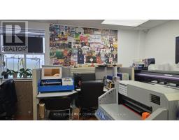 205 8108 Yonge Street, Vaughan, ON L4J1W4 Photo 3