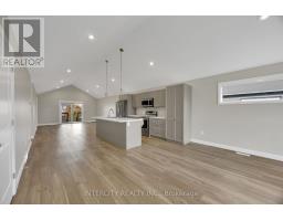 Bedroom 2 - 80 Arrowhead Lane, Chathamkent, ON N7M0A6 Photo 4