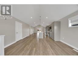 Kitchen - 80 Arrowhead Lane, Chathamkent, ON N7M0A6 Photo 5