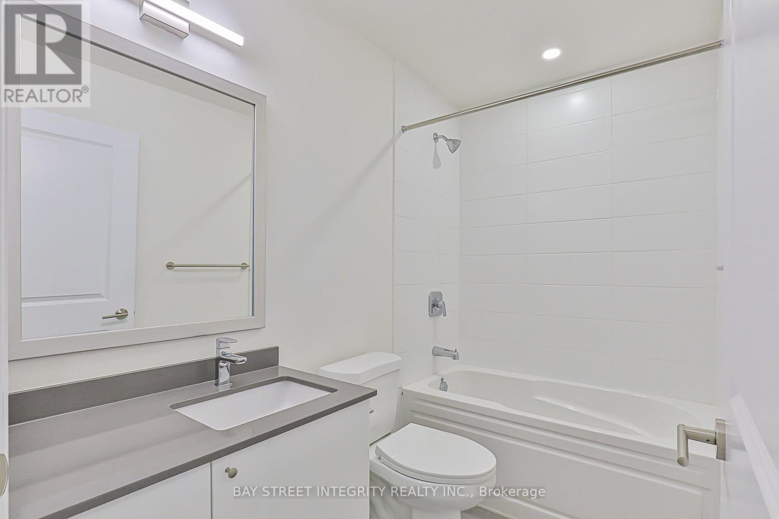 710 3260 Sheppard Avenue E