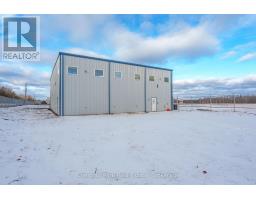 1255 Gravenhurst Parkway, Gravenhurst, ON P1P1R1 Photo 5