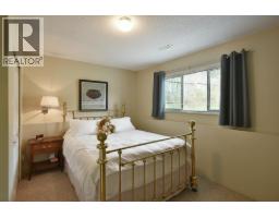 4926 Laurel Avenue, Sechelt, BC V7Z0B7 Photo 3