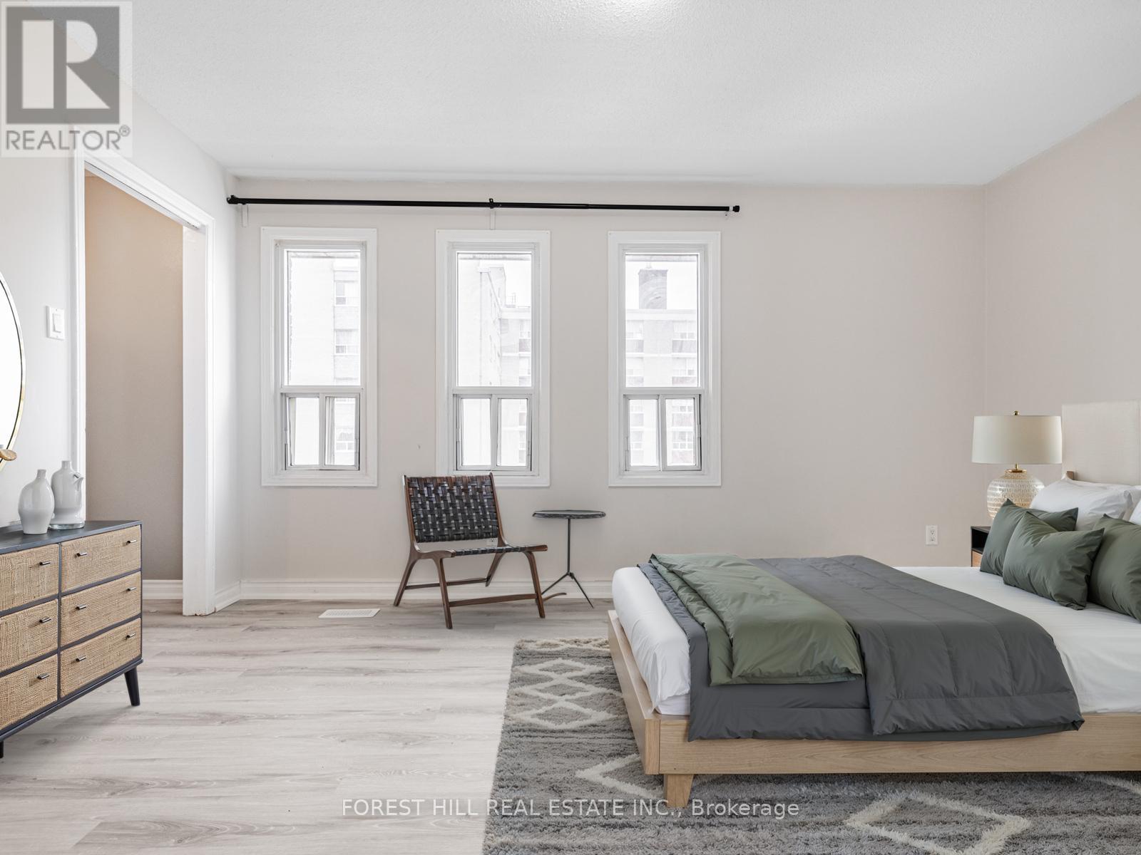 25 16 Rexdale Boulevard