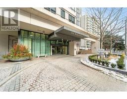 1122 70 Roehampton Avenue, Image 2