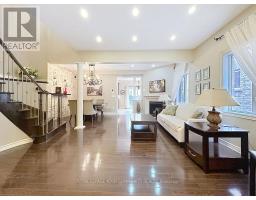 Kitchen - 281 Lauderdale Drive, Vaughan, ON L6A0N6 Photo 3