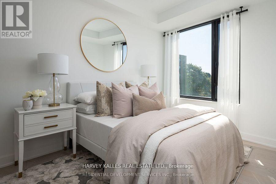 403 1 Strathgowan Avenue