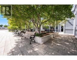 921 181 Village Green Square, Image 2