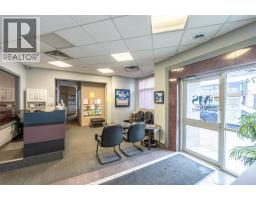 474 Main Street, Penticton, BC V2A5C5 Photo 2