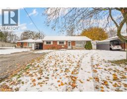 Laundry room - 8 Stockdale Drive, Brantford, ON N3R2R5 Photo 2