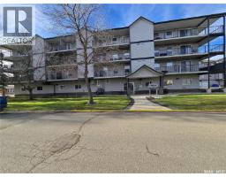 Kitchen - 407 505 Bannerman Street, Weyburn, SK S4H1V5 Photo 2