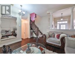 Kitchen - 72 Addison Street, Richmond Hill, ON L4C0H7 Photo 3