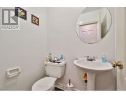 Family room - 72 Addison Street, Richmond Hill, ON L4C0H7 Photo 4