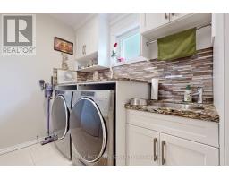 Dining room - 64 Mandel Crescent, Richmond Hill, ON L4C9Z7 Photo 4