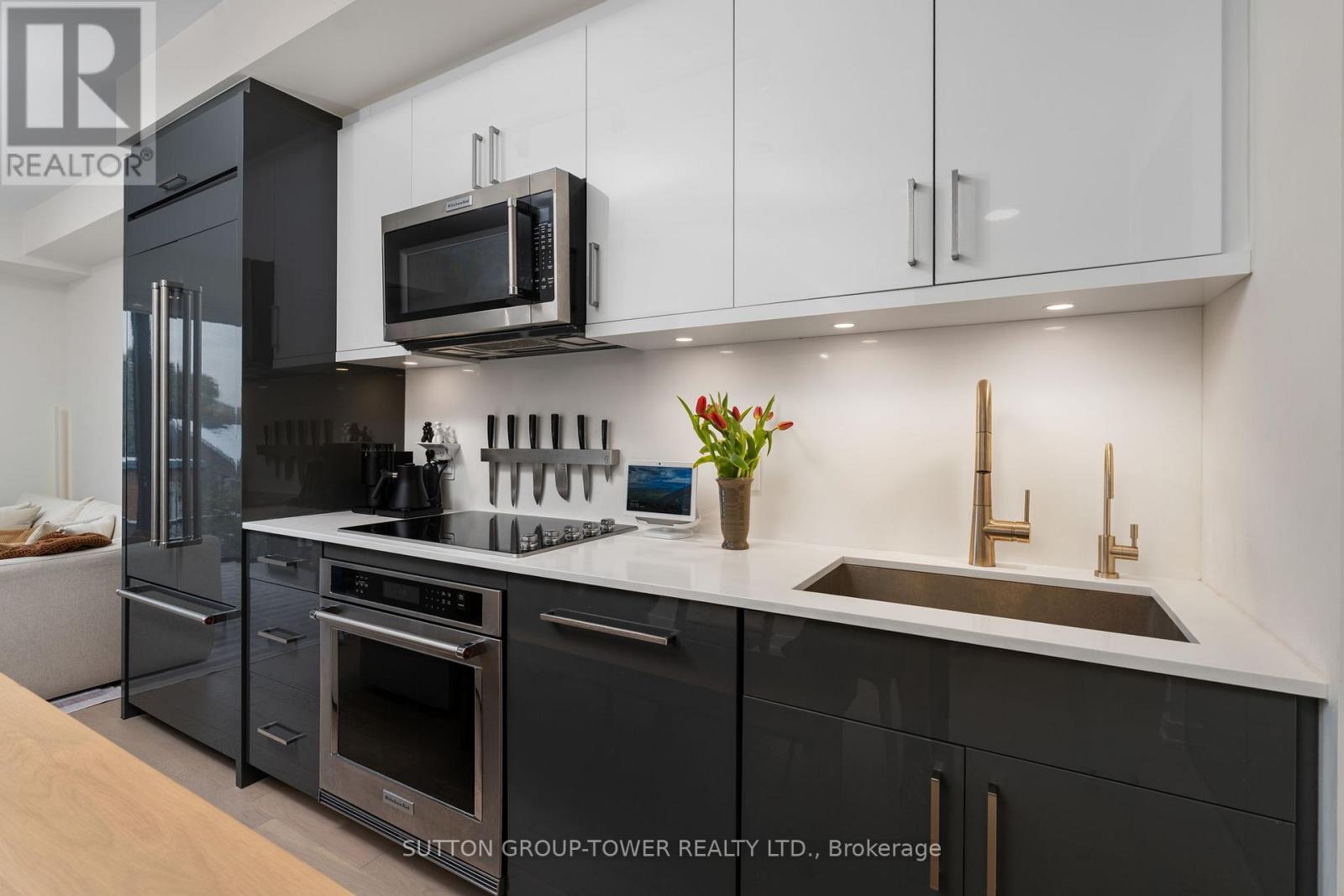 507 840 St Clair Avenue W