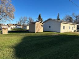 Primary Bedroom - 17 Laura Avenue, Powerview, MB R0E1P0 Photo 3