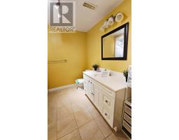 Living room - 244 Autumn Crescent, Welland, ON L3C7K2 Photo 4