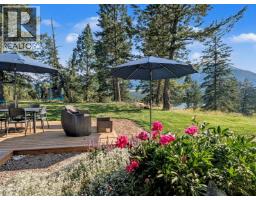 Living room - 3941 Houlgrave Road, Invermere, BC V0A1K5 Photo 4