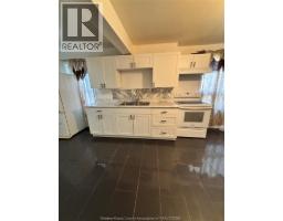 Living room - 768 Brant, Windsor, ON N9A3E8 Photo 4