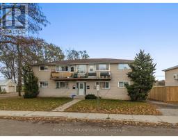 Kitchen - 94 Sixth Avenue, Brant, ON N3S1B2 Photo 2