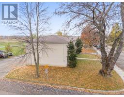 Bedroom 2 - 94 Sixth Avenue, Brant, ON N3S1B2 Photo 4