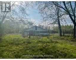 Bedroom 2 - 1819 Thompson Road W, Fort Erie, ON L2A6B3 Photo 2