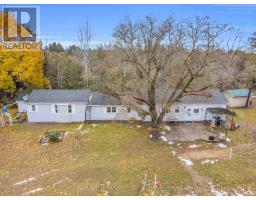 Primary Bedroom - 696 Catering Road S, Georgina, ON L0E1R0 Photo 2