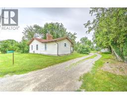 Utility room - 3811 County Road 18 Essex Blvd, Amherstburg, ON N9V2Y8 Photo 2