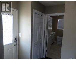 Foyer - 310 6th Avenue, Paradise Hill, SK S0M2G0 Photo 3