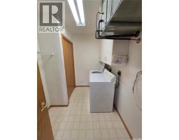 Laundry room - 106 605 3rd Avenue Ne, Moose Jaw, SK S6H0L6 Photo 5